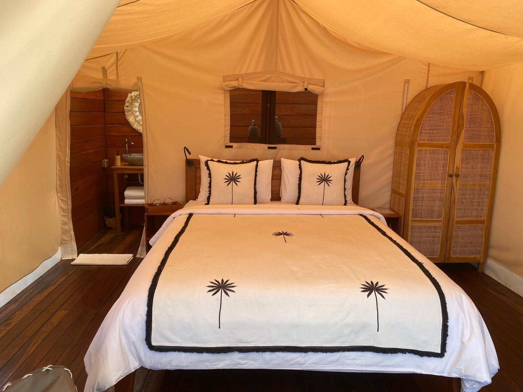 Bali Cliff Glamping Otel Seraya Dış mekan fotoğraf